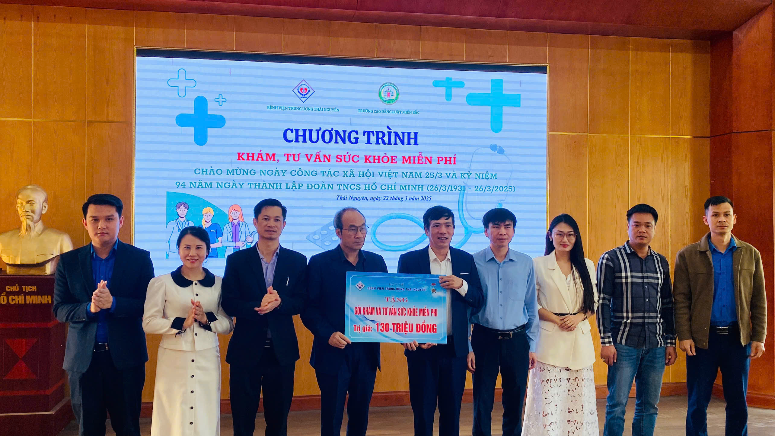 Trường Cao đẳng Luật Miền Bắc phối hợp với Bệnh viện Trung Ương Thái Nguyên tổ chức chương trình khám và tư vấn sức khỏe miễn phí cho học sinh, sinh viên đang học tập tại nhà Trường.